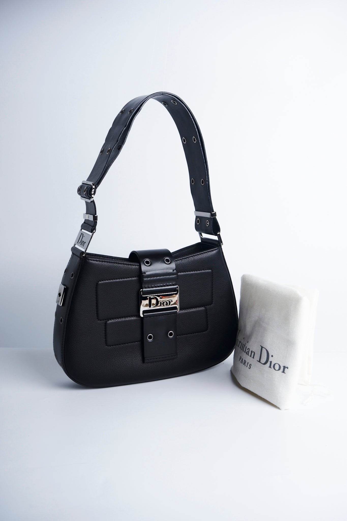 Dior street-chic shoulder bag