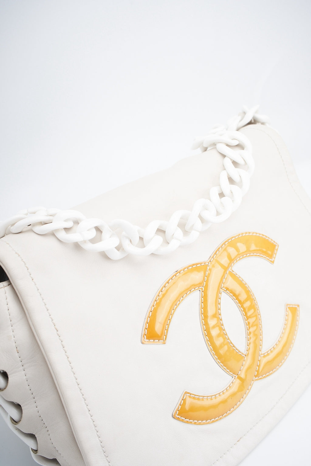 Chanel clogo