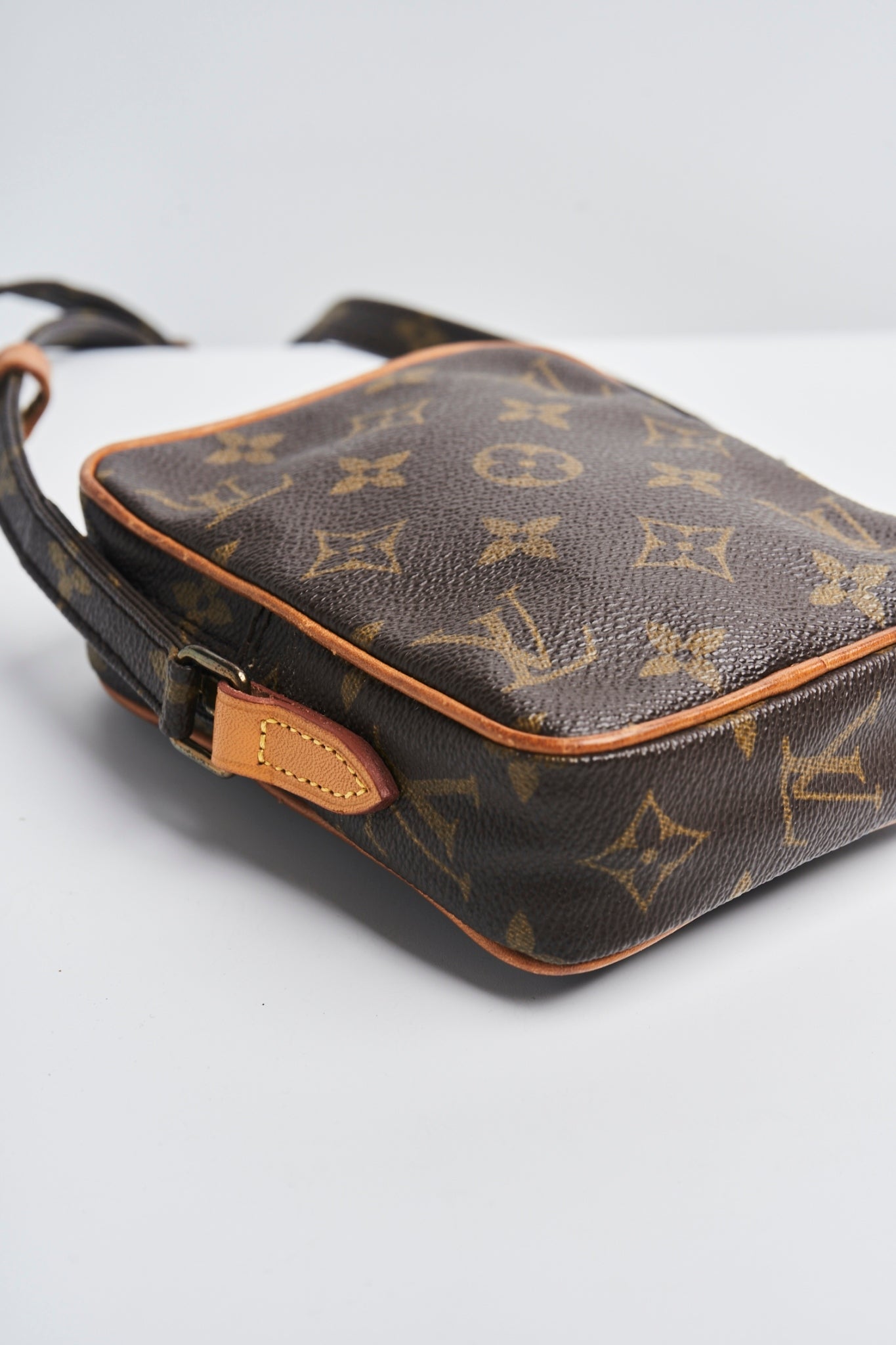 Louis vuitton amazon mini crossbody