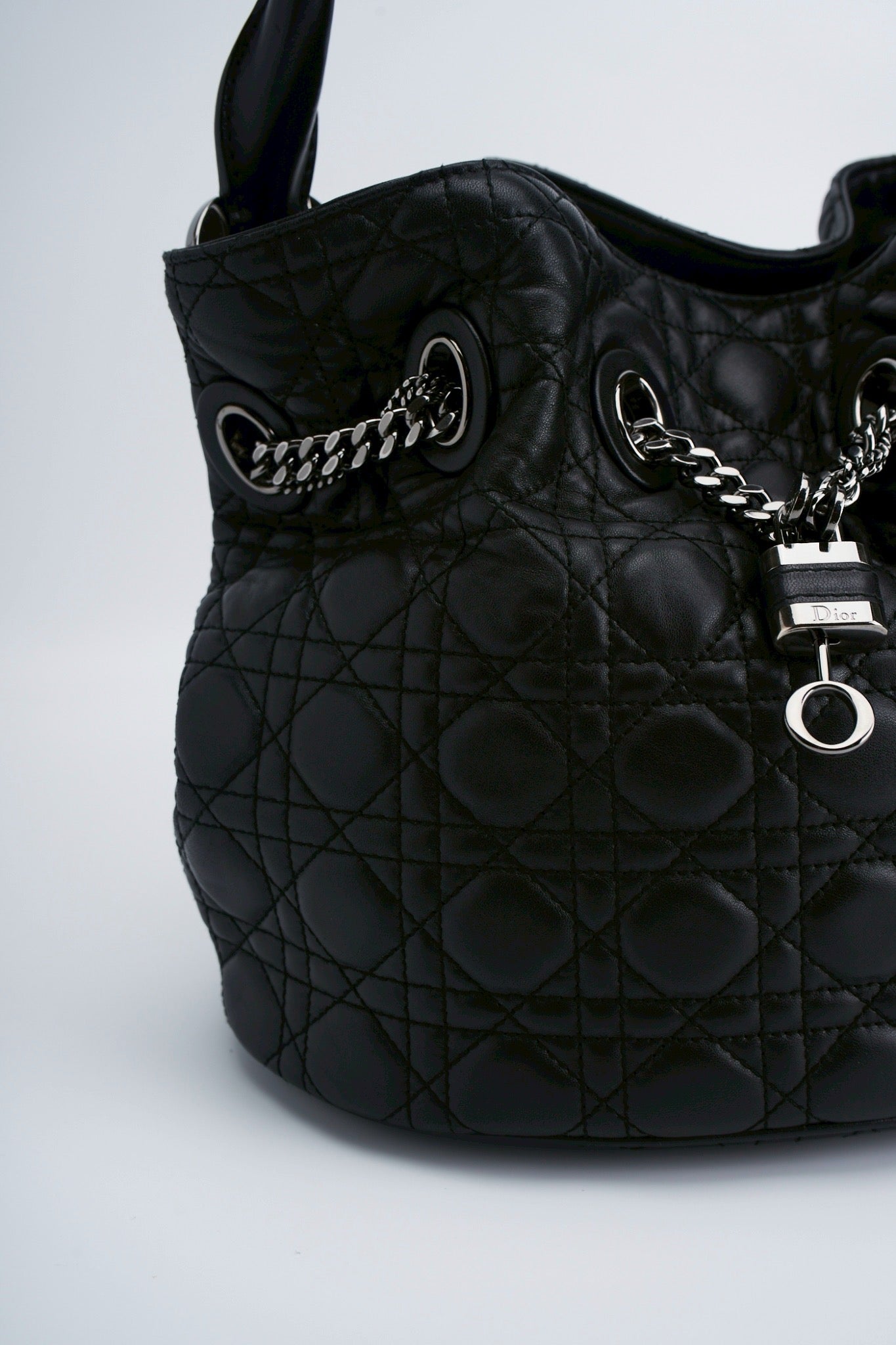Lady dior cannage padlock bucket