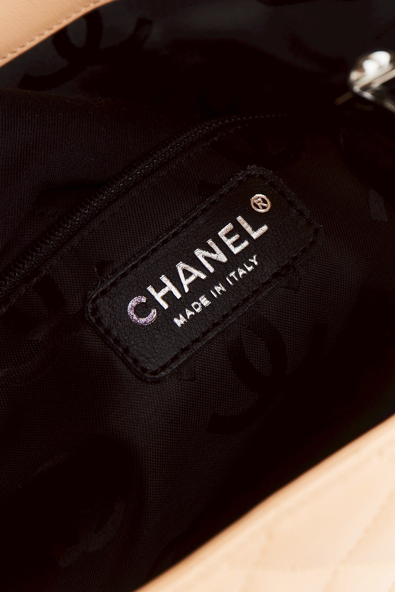 Chanel flab maxi clafskin leather