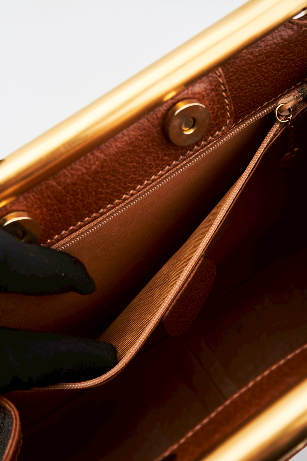 Gucci buckle leather