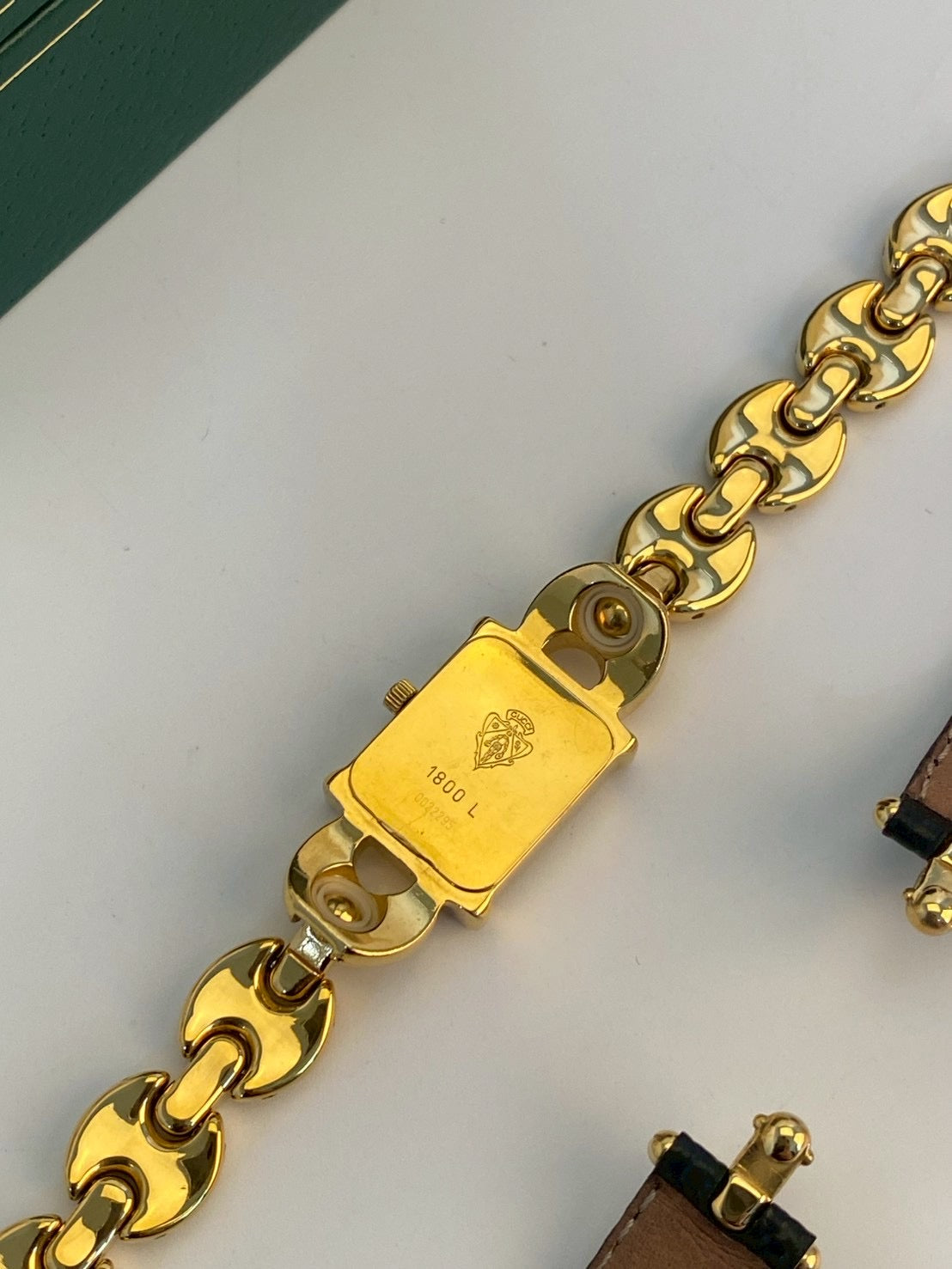 Gucci 1800I chang strap c.2295