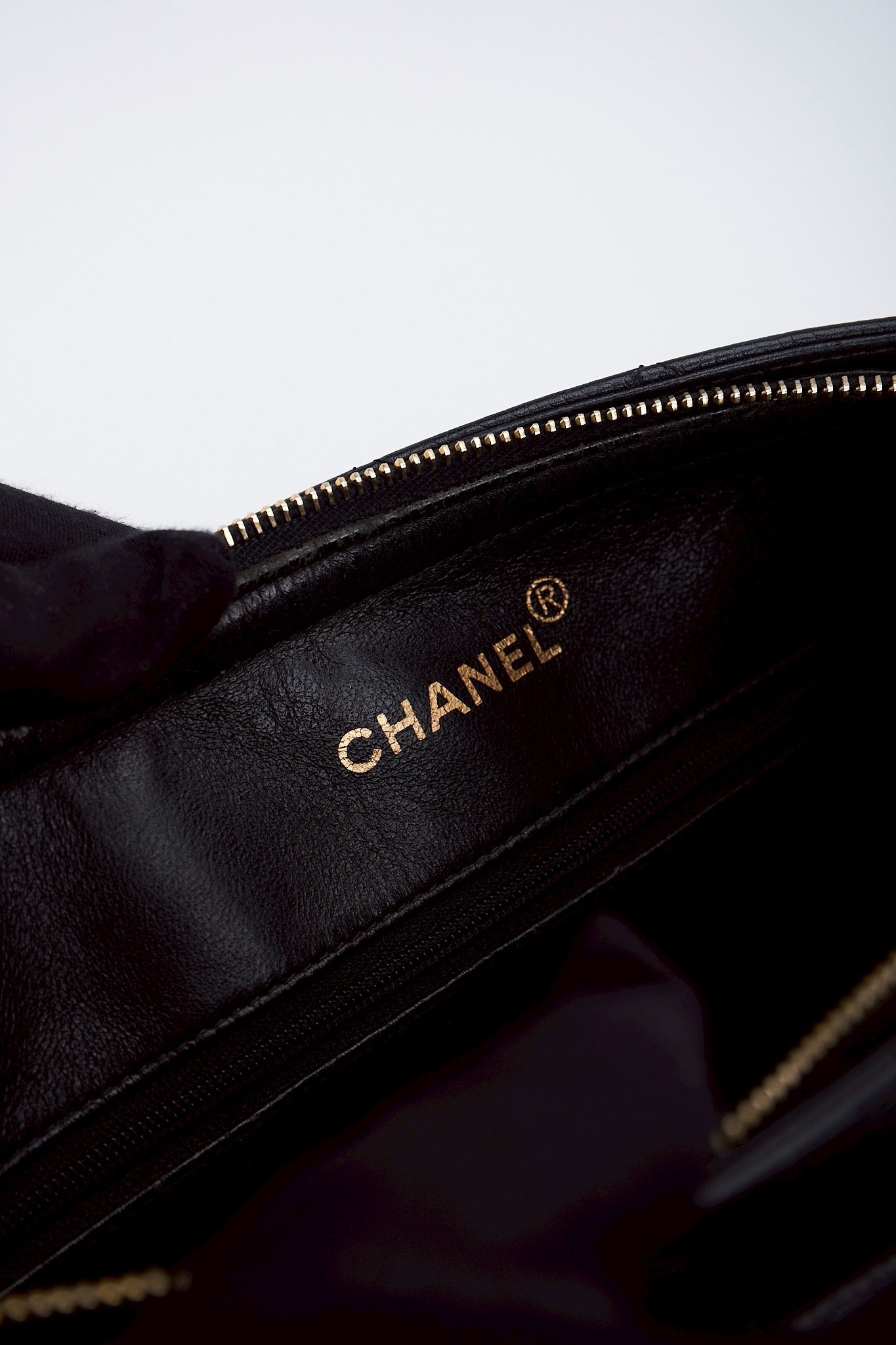 Chanel caviar chain bag