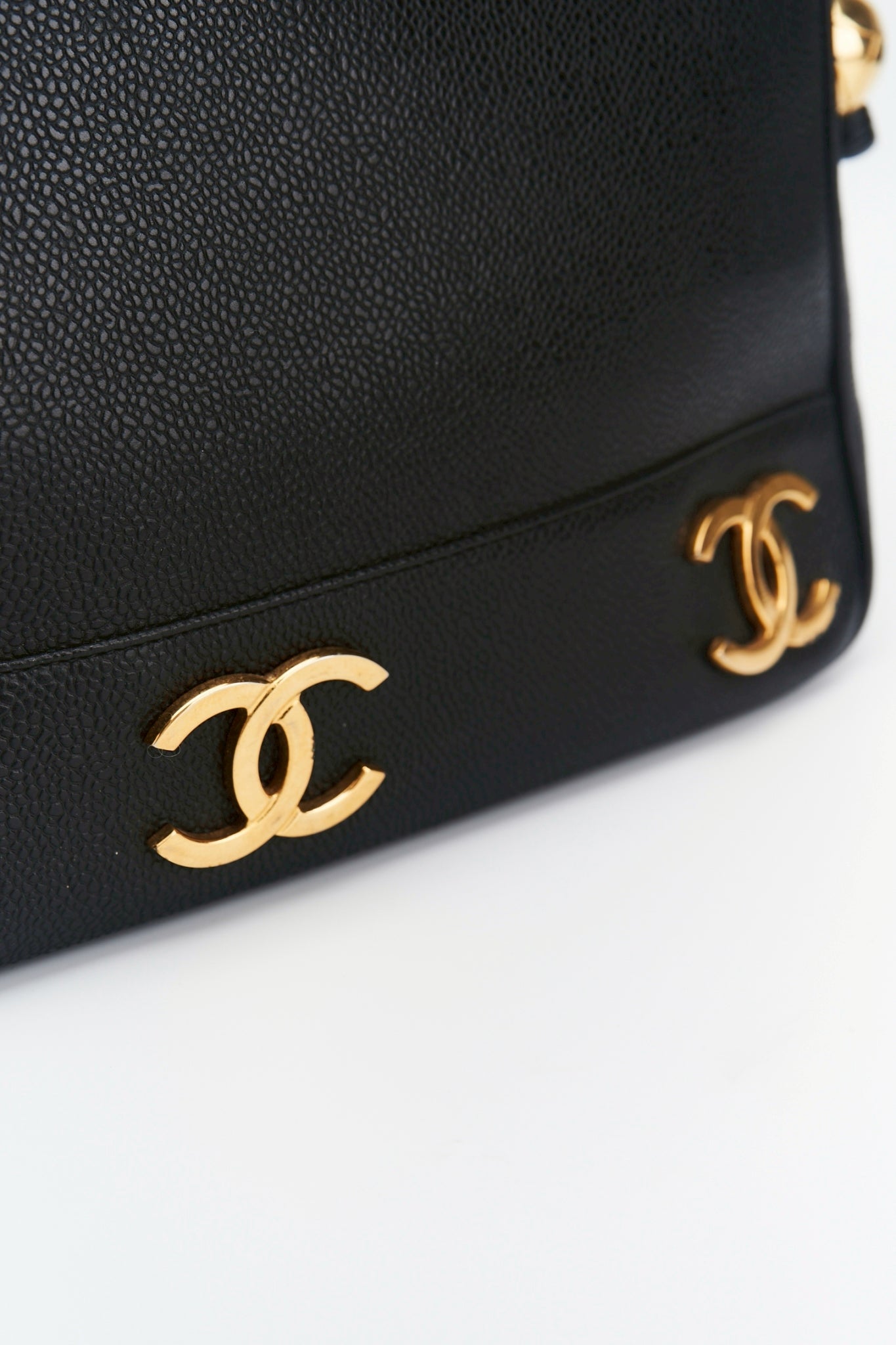 Chanel Caviar cc logo